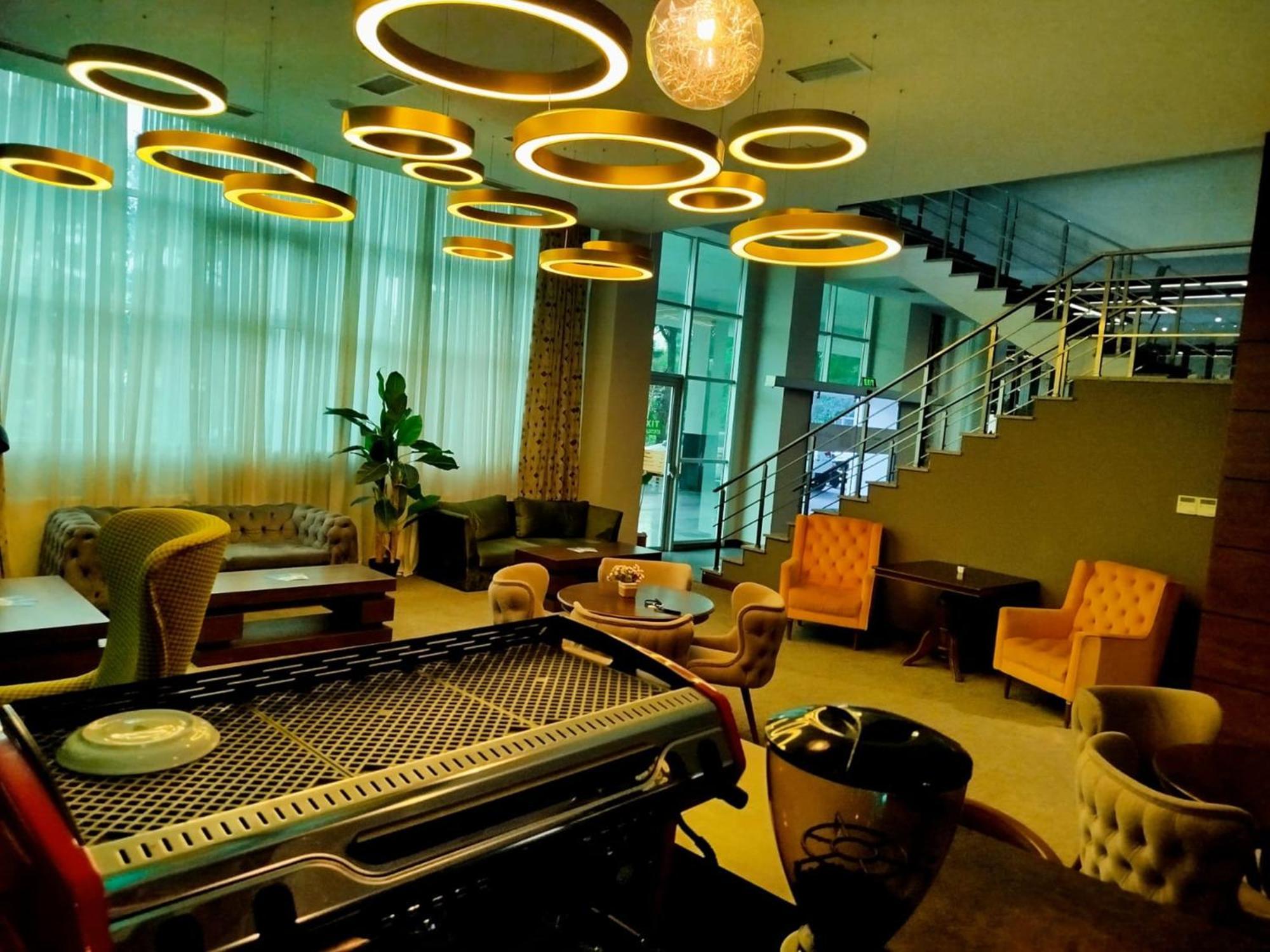 Green Tower Hotel Tbilisi Esterno foto