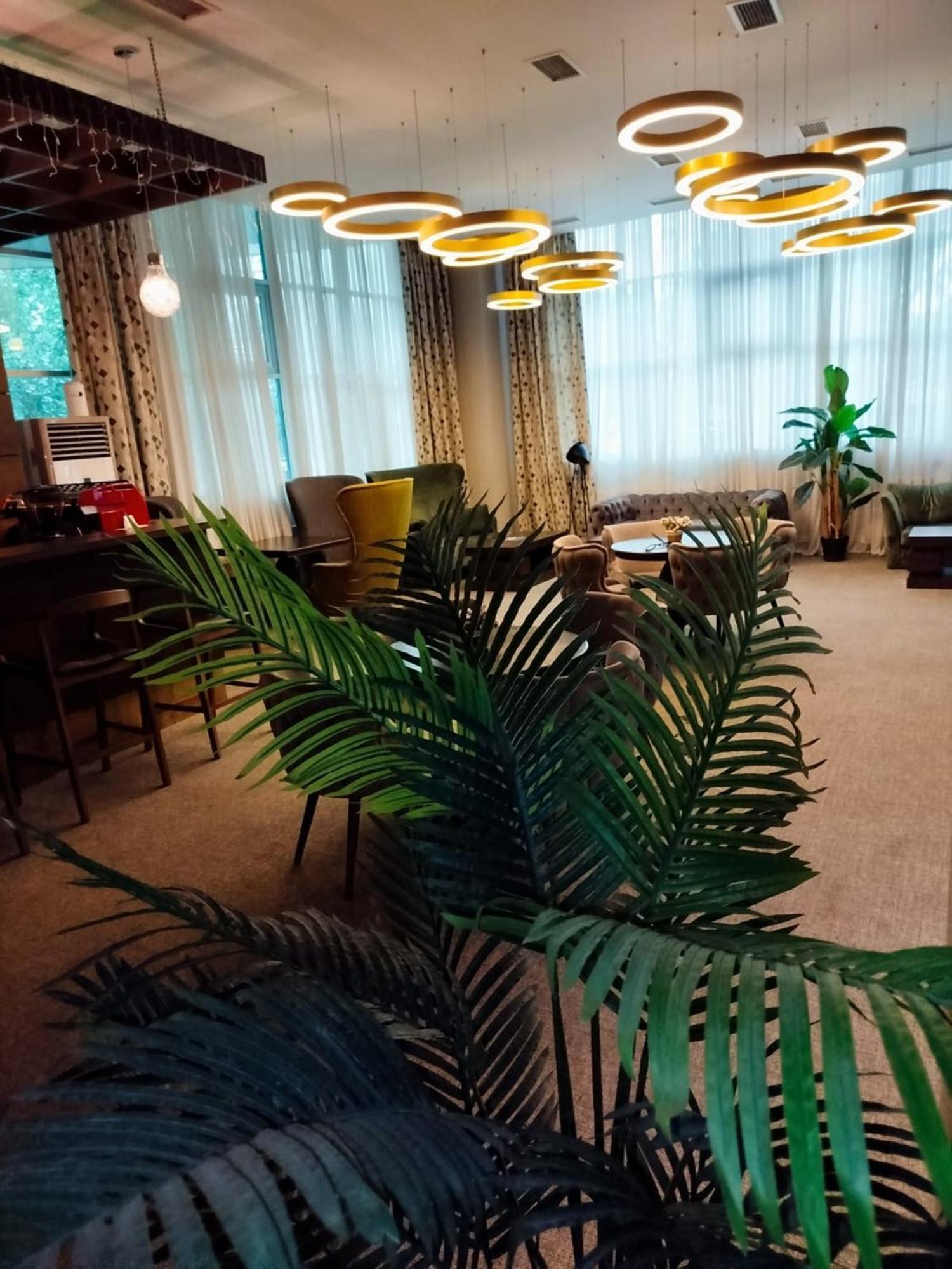 Green Tower Hotel Tbilisi Esterno foto